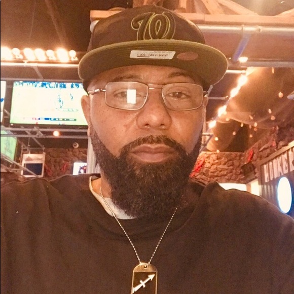 Meet your Posher, Sean - Picture 3 of 3